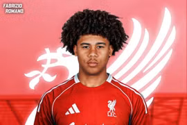 Liverpool chiêu mộ thành công Ifeanyi Ndukwe: Van Dijk đệ nhị chính thức cập bến Anfield