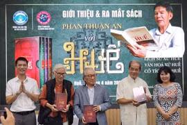 Ra mắt bộ sách gần 100 bài viết về Huế của Phan Thuận An