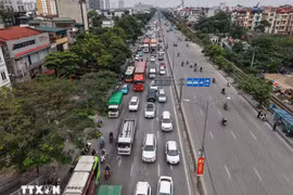 Người dân đồng loạt trở về Hà Nội sau nghỉ lễ, cửa ngõ Thủ đô đông kín