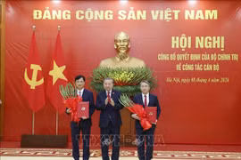 Trao quyết định bổ nhiệm Trưởng ban Tổ chức Trung ương và Chánh Văn phòng Trung ương Đảng