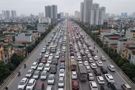 Giao thông Hà Nội sáng 2/2: Ùn tắc kéo dài từ nội đô ra cao tốc