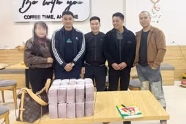 Nhặt được bao tải đựng 1 tỷ đồng trên cao tốc, ba công dân Bắc Ninh làm điều bất ngờ