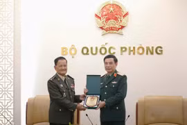 Đại tướng Phan Văn Giang tiếp Quốc vụ khanh Bộ Quốc phòng Campuchia