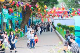 Đông đảo người dân, du khách đến trải nghiệm Lễ hội Du lịch Hà Nội 2026