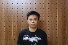 Kẻ trốn truy nã quốc tế ẩn mình làm phụ bếp ở Campuchia