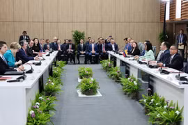 Mỹ và Venezuela khôi phục quan hệ ngoại giao, đàm phán khai thác tài nguyên