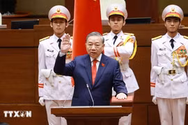 Điện, thư và thông điệp chúc mừng các đồng chí Lãnh đạo chủ chốt