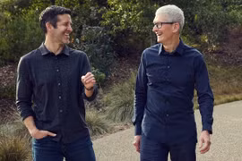 Apple bổ nhiệm CEO mới John Ternus thay Tim Cook