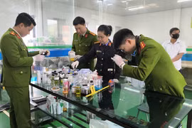 Bắc Ninh: Triệt phá đường dây sản xuất 200.000 hộp thực phẩm giả, khởi tố 10 bị can