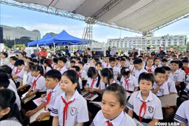 Quảng Ninh: Phát sữa miễn phí cho trẻ mầm non và học sinh tiểu học
