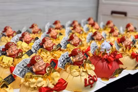 Bánh hình hũ vàng, bánh bao túi tiền “cháy hàng” sát ngày vía Thần Tài