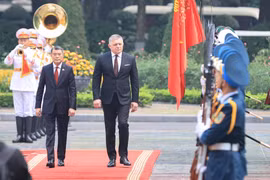 Thủ tướng Chính phủ Lê Minh Hưng chủ trì lễ đón Thủ tướng Cộng hòa Slovakia thăm chính thức Việt Nam