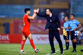 Điểm tin thể thao 9/4: HLV Popov thoát án mỉa mai trọng tài, đêm nay tứ kết Europa League