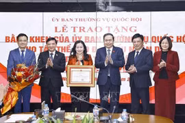 Chủ tịch Quốc hội trao tặng Bằng khen cho tập thể Báo Đại biểu Nhân dân