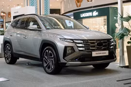 Hyundai Tucson Hybrid nhận cọc tại đại lý, giá dự kiến hơn 1 tỷ đồng