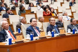 Chủ tịch Quốc hội Trần Thanh Mẫn gặp mặt nguyên lãnh đạo Quốc hội qua các thời kỳ