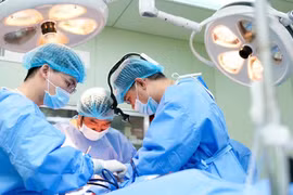 Huế: Thực hiện thành công ca phẫu thuật u ác tính xương hàm dưới