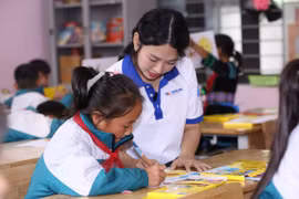 Bộ GD&amp;ĐT làm rõ mã ngạch, tiền lương viên chức công nghệ thông tin trong trường học