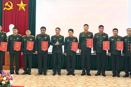 Bắc Ninh công bố quyết định tuyển dụng, phong quân hàm cho 241 cán bộ, quân nhân chuyên nghiệp