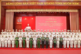 Lào Cai: Thăng cấp bậc hàm đại tá, thượng tá cho 84 sĩ quan Công an nhân dân