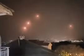 Iran và Hezbollah phối hợp tấn công, phóng hơn 150 tên lửa vào Israel