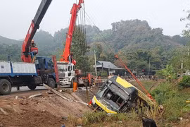 Khắc phục hậu quả tai nạn đặc biệt nghiêm trọng trên Quốc lộ 6