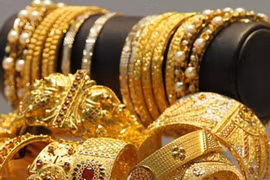 Giá vàng thế giới lao dốc khi thị trường toàn cầu đồng loạt bán tháo và đồng USD tăng mạnh