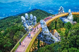 Cầu Vàng Đà Nẵng lọt top 19 cây cầu đẹp nhất thế giới