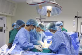 Bệnh viện Việt Nam - Thụy Điển Uông Bí: Đơn vị Anh hùng trên hành trình y đức