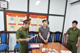 Lừa đảo giúp xin việc, nguyên cán bộ ủy ban kiểm tra bị bắt