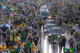 Sét đánh trúng đám đông tuần hành tại Brazil, 89 người bị thương