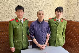 Làm giả hợp đồng chuyển nhượng đất để chiếm đoạt tài sản, một đối tượng bị khởi tố