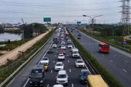 Cao tốc quá tải, Cảnh sát giao thông tính phương án “nhường đường” cho xe vào Hà Nội, TP.HCM