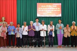 Phó Chủ tịch Quốc hội Vũ Hồng Thanh thăm, chúc Tết Chôl Chnăm Thmây tại Cần Thơ
