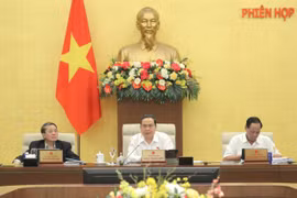 Đẩy mạnh phân cấp, đổi mới thi đua, khen thưởng