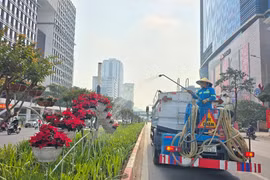 Chỉnh trang đô thị đồng bộ, Hà Nội khoác áo mới đón chào Đại hội XIV của Đảng