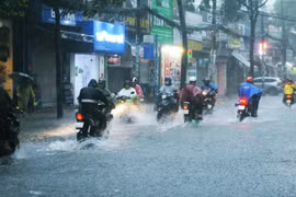 Dự báo thời tiết ngày 11/2: TP HCM xuất hiện mưa trái mùa