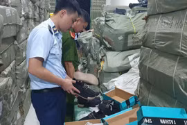 Hưng Yên: Thu giữ hơn 10.000 đôi giày không rõ nguồn gốc, trị giá trên 250 triệu đồng