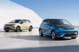 BYD Dolphin 2026 mở cọc tại đại lý, giá bán lẻ rẻ hơn đời trước