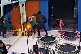 Bắt giữ kẻ bịt mặt cướp vàng tại Nghệ An