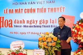 Ra mắt tiểu thuyết 'Hoa dành ngày gặp lại' của nhà văn Dương Thanh Biểu