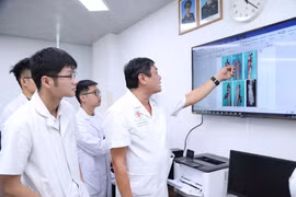 Tai nạn pháo nổ nghiêm trọng khiến thiếu niên 15 tuổi chỉ giữ được 2 ngón tay