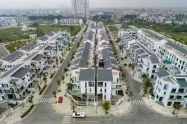 Hà Nội: Nghịch lý bố trí nhà ở xã hội vào đất... biệt thự sinh thái