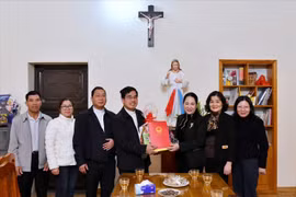 Thứ trưởng Bộ Dân tộc và Tôn giáo Nông Thị Hà thăm và chúc Tết đồng bào dân tộc, tôn giáo tại tỉnh Cao Bằng