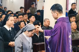 Lễ Tro của người Công giáo: Nét đẹp tiết độ và khiêm nhường