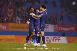 CAHN thắng trên sân Ninh Bình, củng cố ngôi đầu V.League