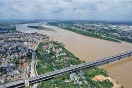 Hà Nội dừng đầu tư dự án tại 30 xã, phường ven sông Hồng