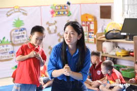 Tồn đọng tiền dạy thêm giờ kéo dài, nguy cơ làm nguội nhiệt huyết giáo viên