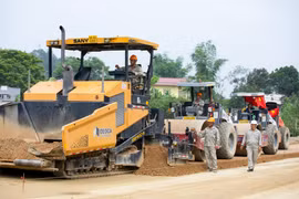 Thi công xuyên nghỉ lễ 30/4 - 1/5 tại nhiều dự án đường bộ cao tốc
