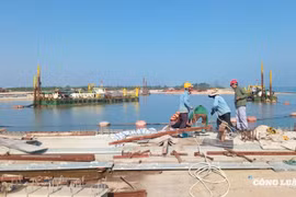 Quảng Trị: Hiện trạng thi công quốc lộ 15D, tuyến đường ngắn nhất nối từ Lào ra Biển Đông